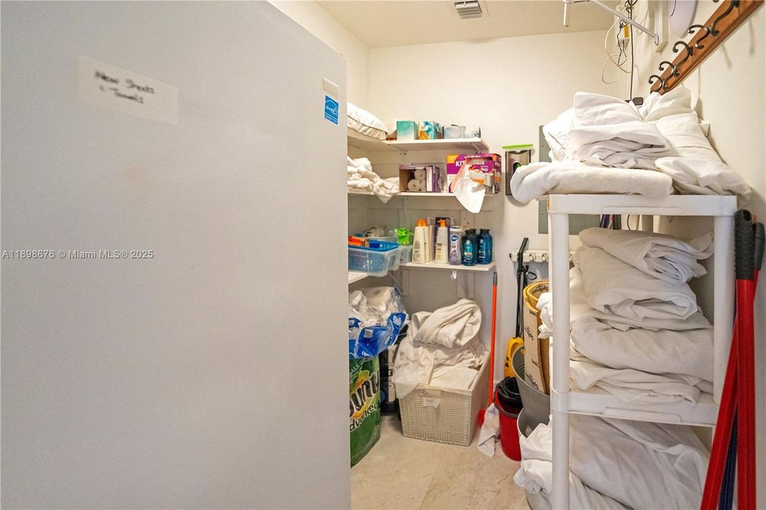 En Renta: $5,003 (4 camas, 2 baños, 2960 Pies cuadrados)