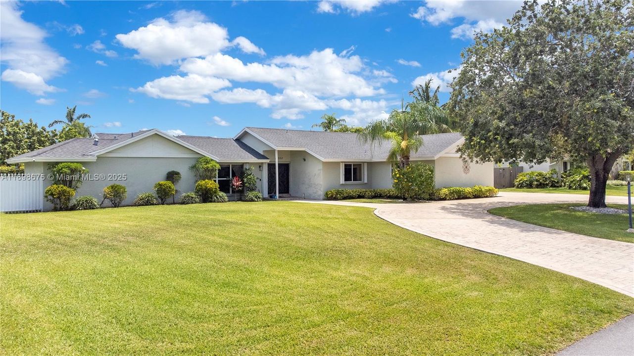 En Renta: $5,003 (4 camas, 2 baños, 2960 Pies cuadrados)