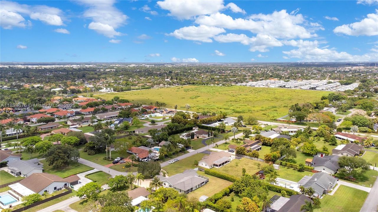 En Renta: $5,003 (4 camas, 2 baños, 2960 Pies cuadrados)