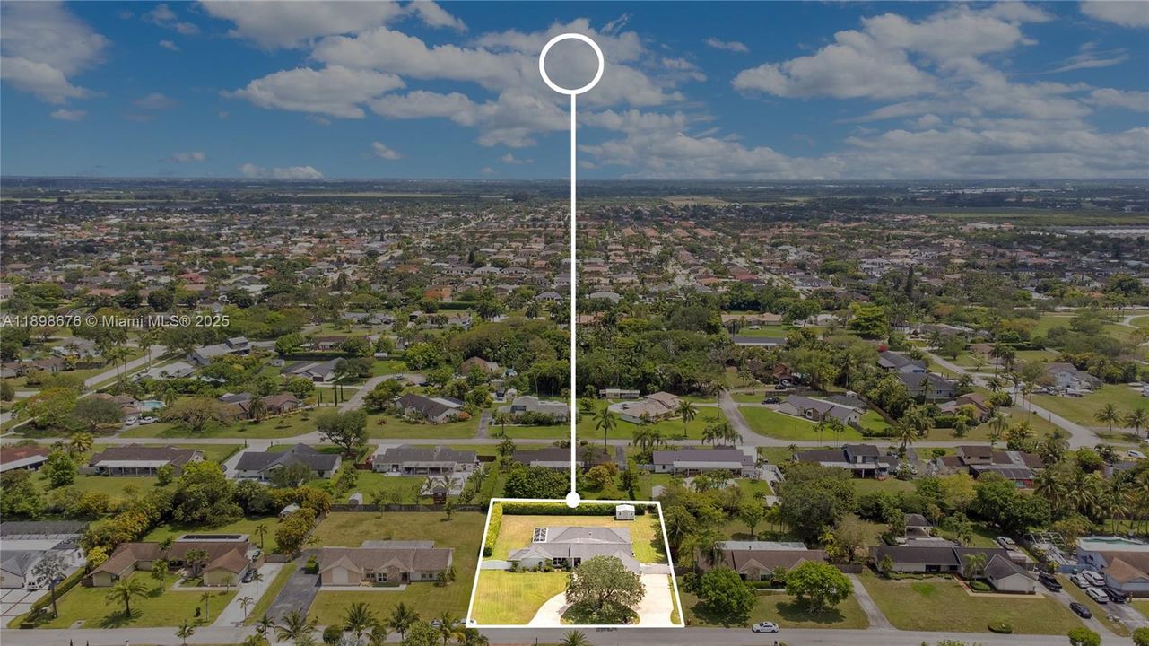 En Renta: $5,003 (4 camas, 2 baños, 2960 Pies cuadrados)