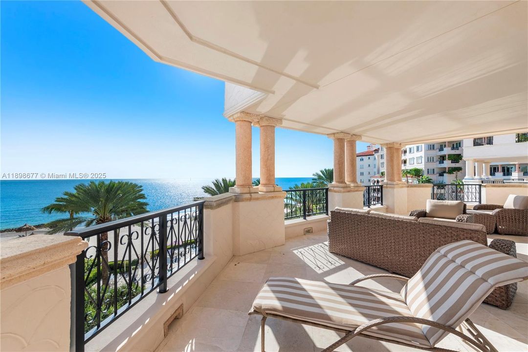 For Sale: $8,985,000 (3 beds, 3 baths, 2861 Square Feet)