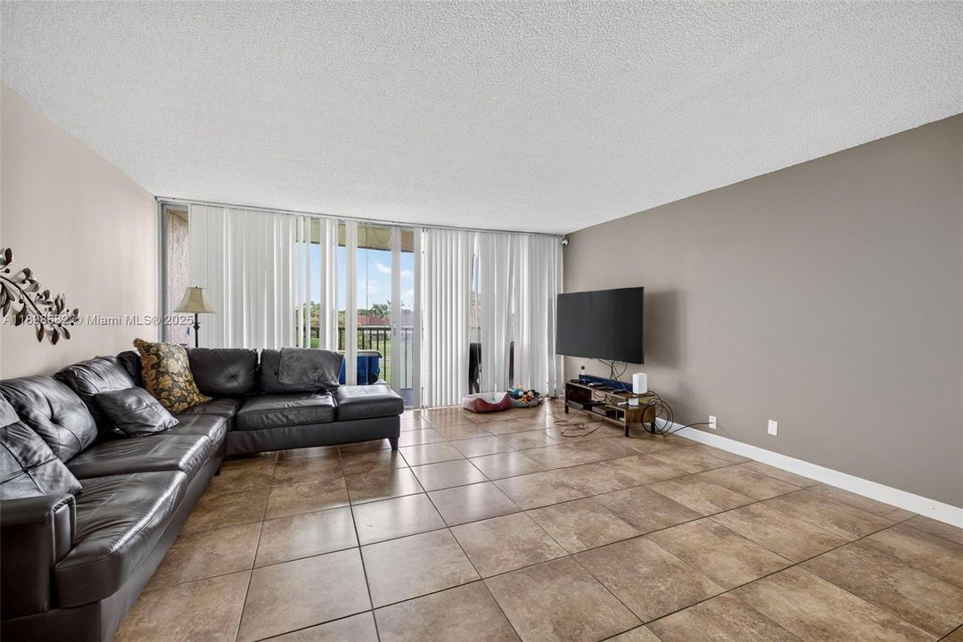 En Venta: $149,900 (3 camas, 2 baños, 1583 Pies cuadrados)