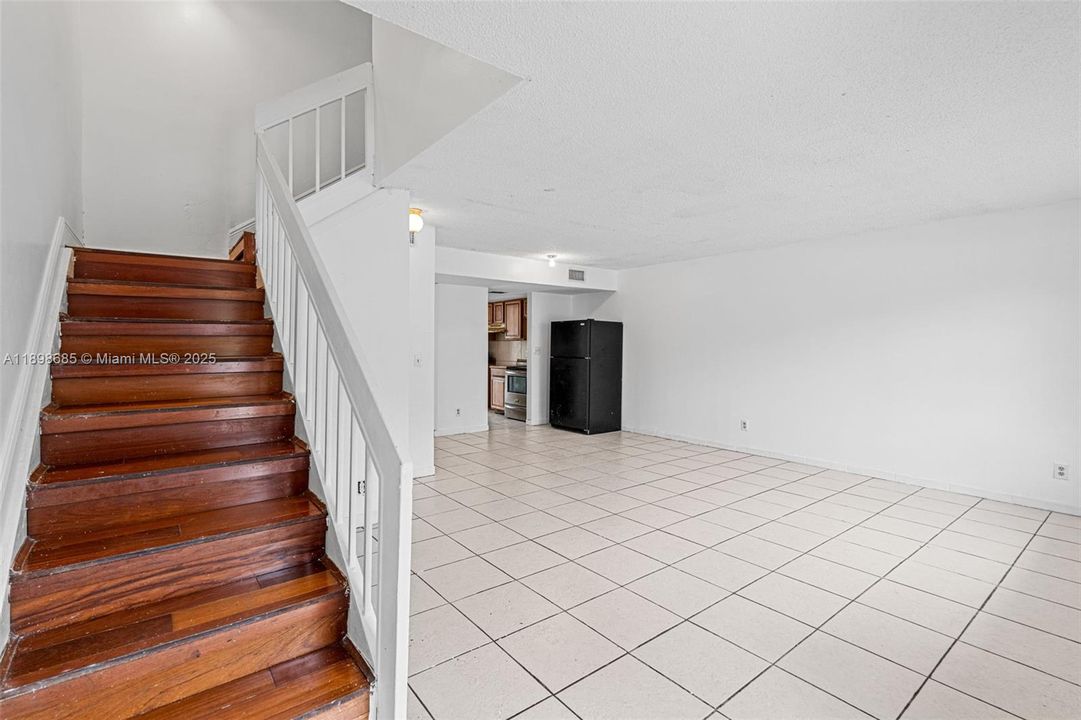 For Sale: $299,000 (4 beds, 2 baths, 1596 Square Feet)