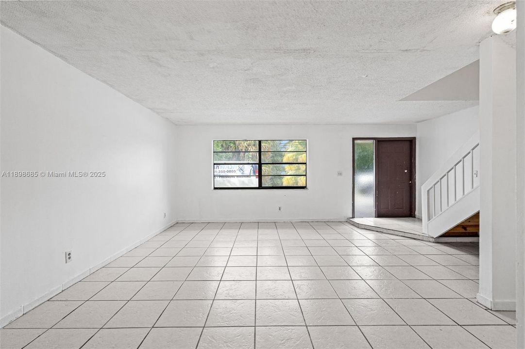 For Sale: $299,000 (4 beds, 2 baths, 1596 Square Feet)