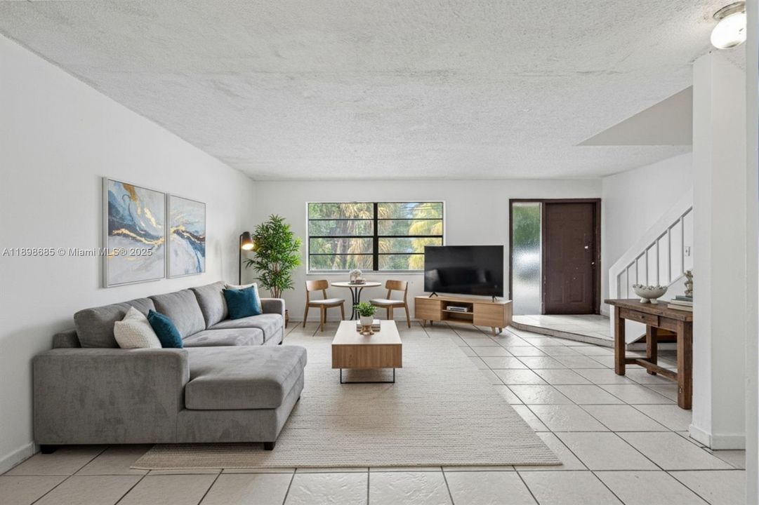 For Sale: $299,000 (4 beds, 2 baths, 1596 Square Feet)