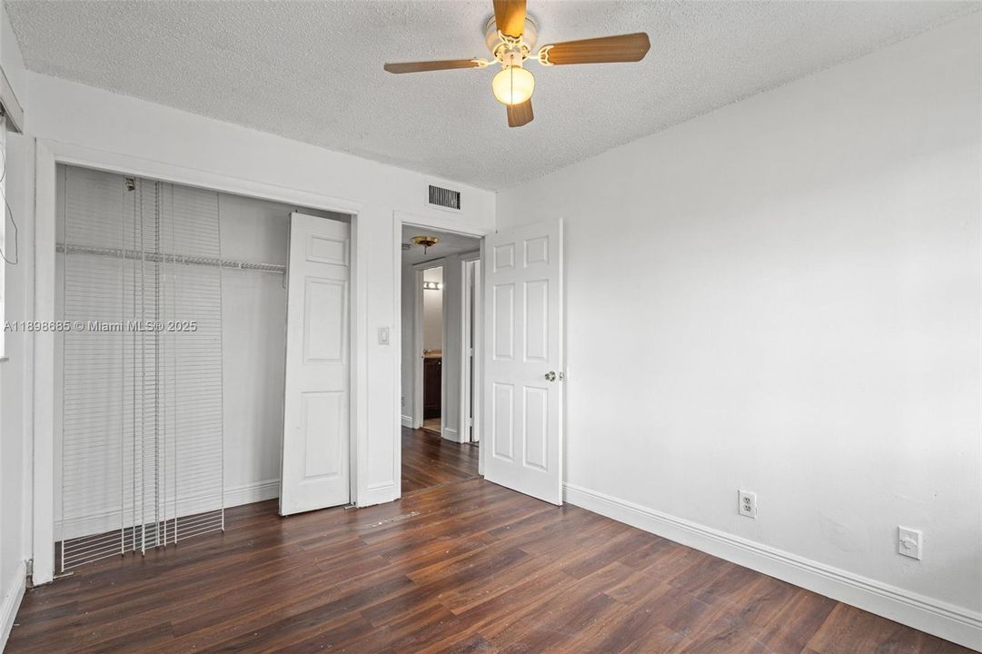 For Sale: $299,000 (4 beds, 2 baths, 1596 Square Feet)