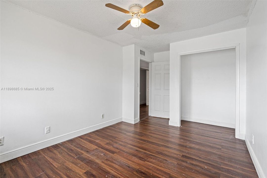 For Sale: $299,000 (4 beds, 2 baths, 1596 Square Feet)