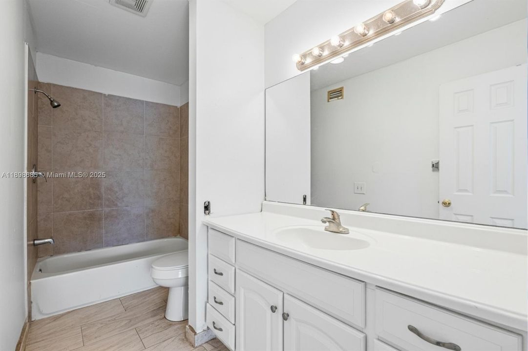 For Sale: $299,000 (4 beds, 2 baths, 1596 Square Feet)