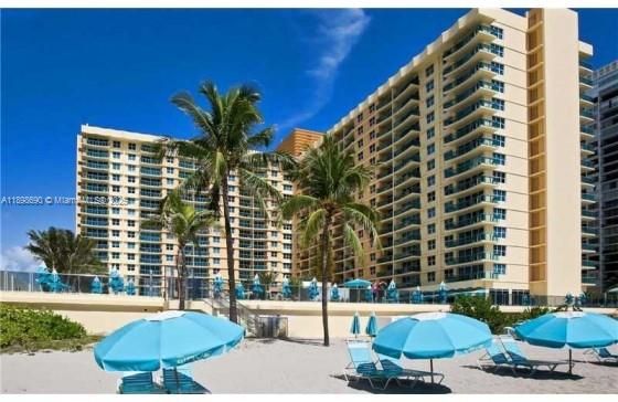 For Rent: $3,300 (2 beds, 1 baths, 793 Square Feet)