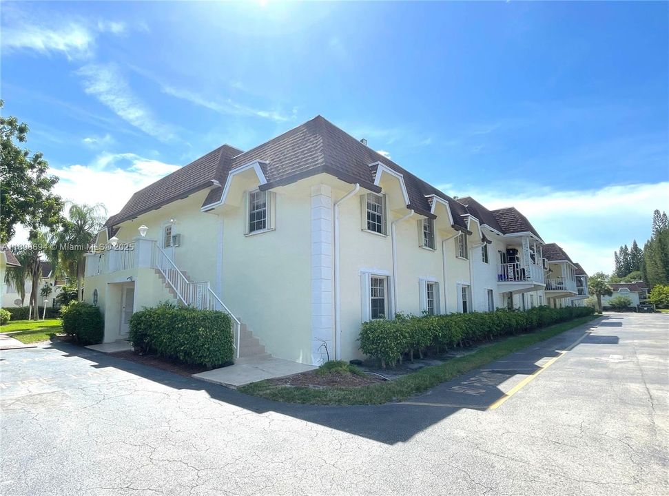 En Venta: $209,995 (2 camas, 2 baños, 912 Pies cuadrados)