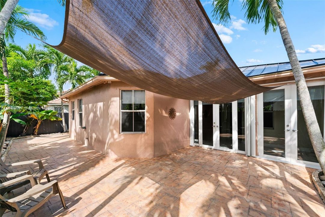 Recently Sold: $735,000 (3 beds, 2 baths, 1915 Square Feet)