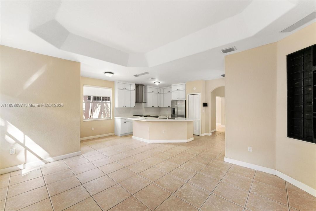 Recently Sold: $735,000 (3 beds, 2 baths, 1915 Square Feet)