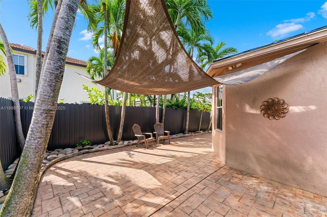 Recently Sold: $735,000 (3 beds, 2 baths, 1915 Square Feet)