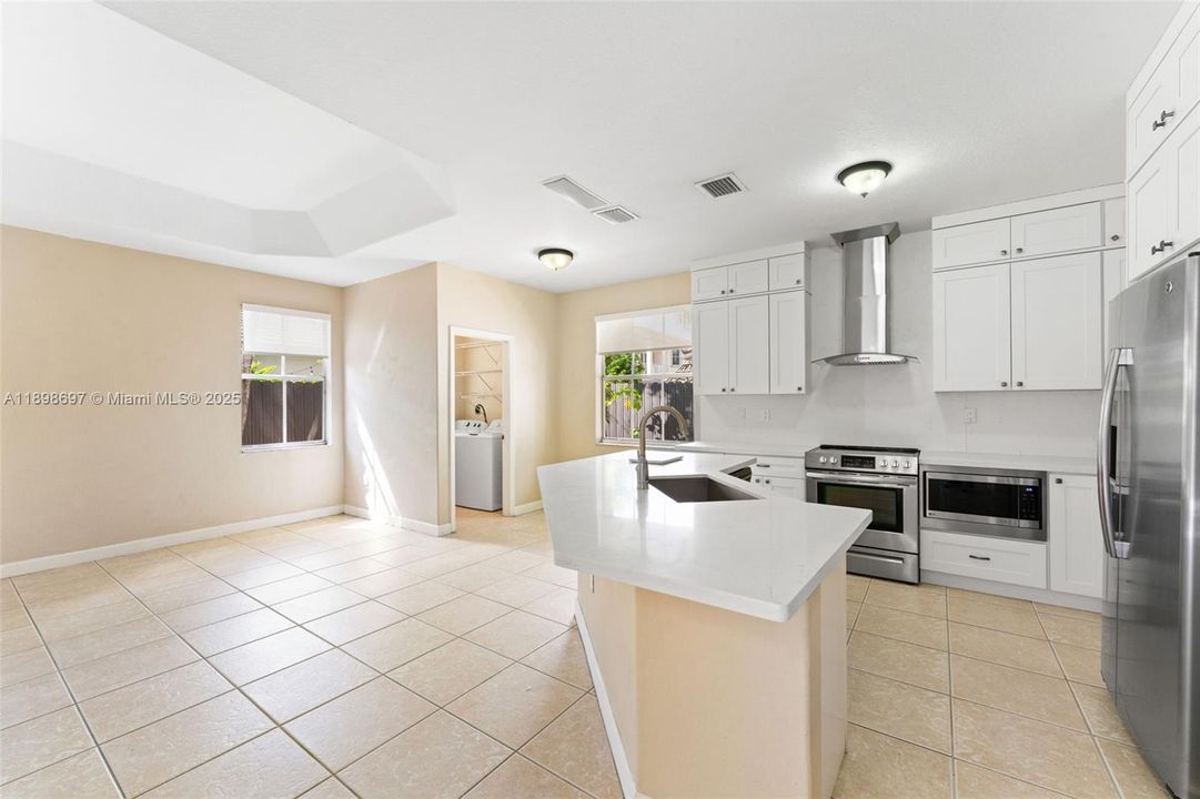 Recently Sold: $735,000 (3 beds, 2 baths, 1915 Square Feet)