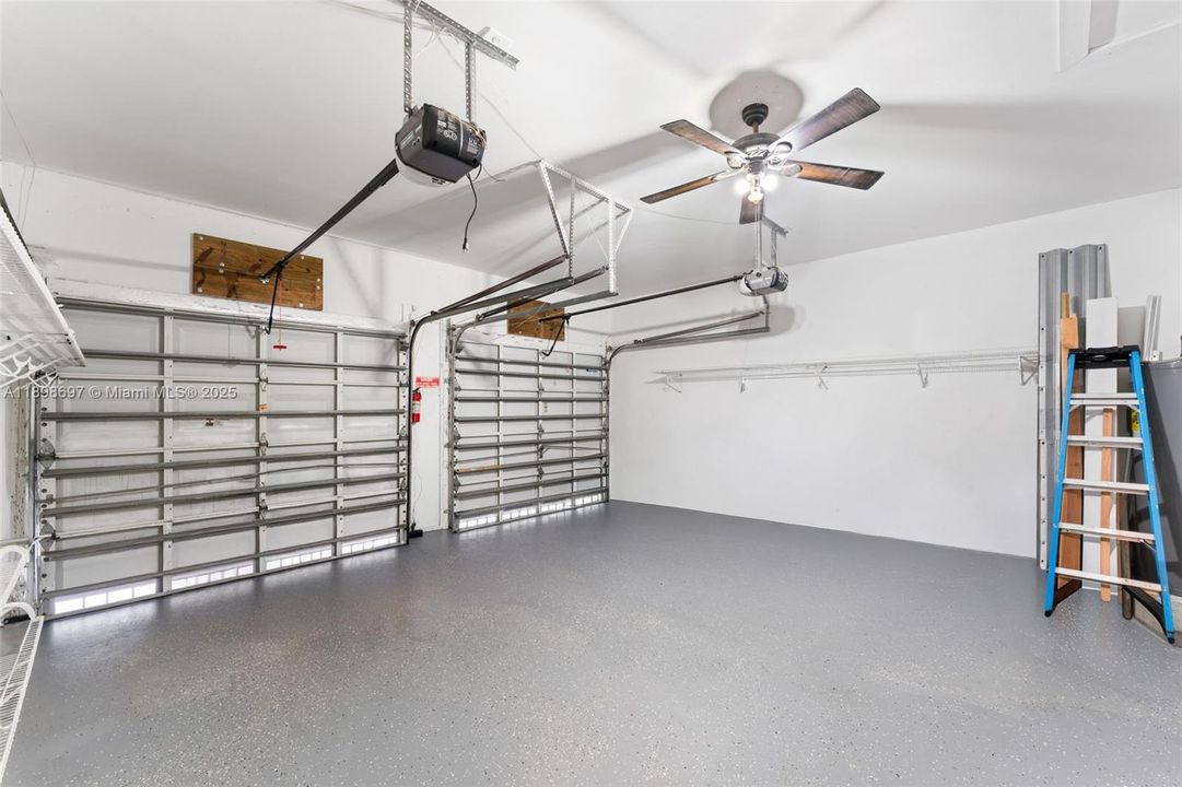 Recently Sold: $735,000 (3 beds, 2 baths, 1915 Square Feet)