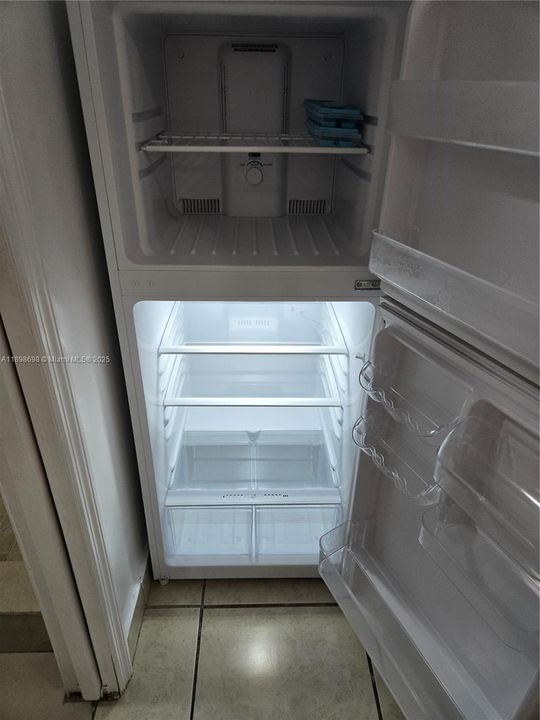 Active With Contract: $1,400 (0 beds, 1 baths, 0 Square Feet)