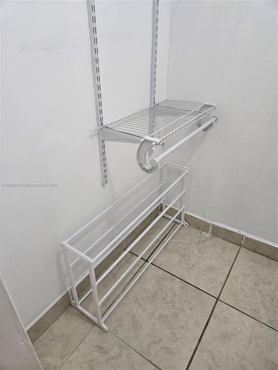 Active With Contract: $1,400 (0 beds, 1 baths, 0 Square Feet)