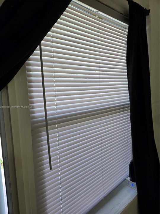 Active With Contract: $1,400 (0 beds, 1 baths, 0 Square Feet)