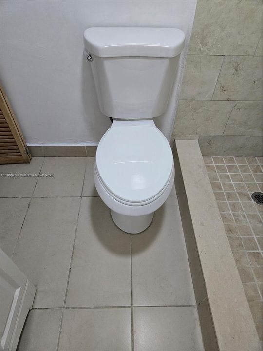 Active With Contract: $1,400 (0 beds, 1 baths, 0 Square Feet)