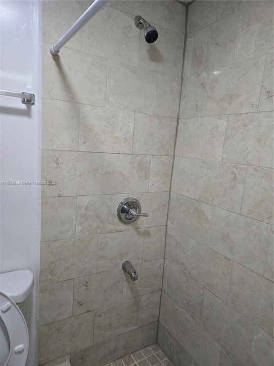 Active With Contract: $1,400 (0 beds, 1 baths, 0 Square Feet)