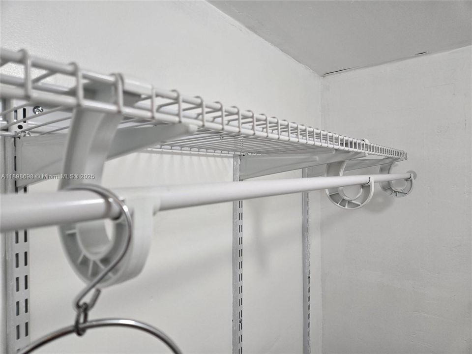 Active With Contract: $1,400 (0 beds, 1 baths, 0 Square Feet)