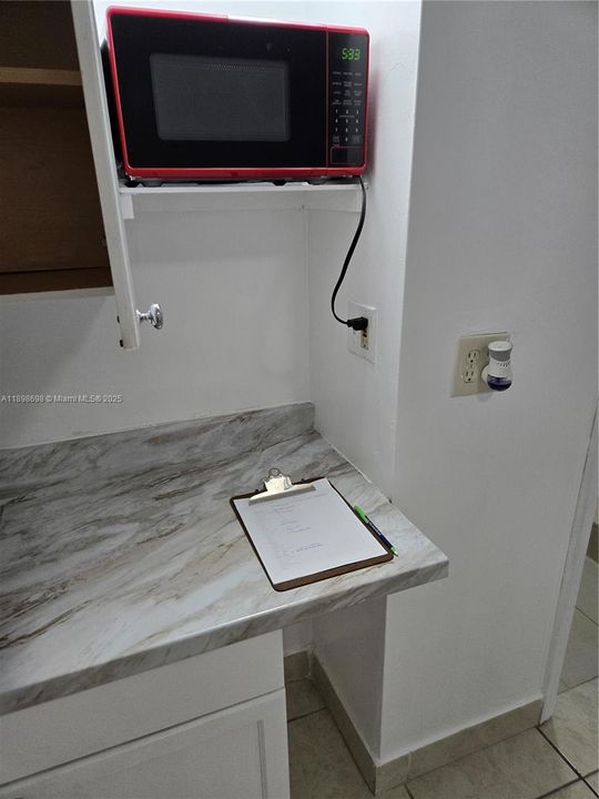 Active With Contract: $1,400 (0 beds, 1 baths, 0 Square Feet)