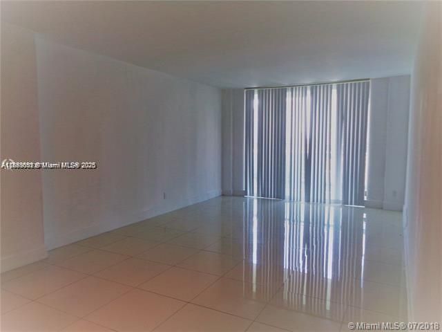 合同活跃: $2,170 (1 贝兹, 1 浴室, 1000 平方英尺)