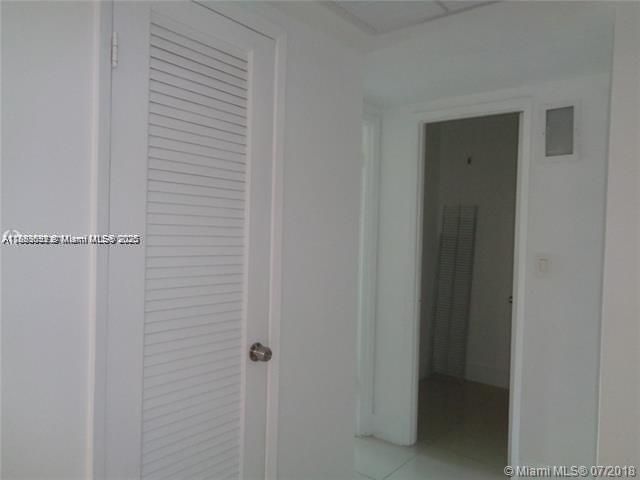 合同活跃: $2,170 (1 贝兹, 1 浴室, 1000 平方英尺)