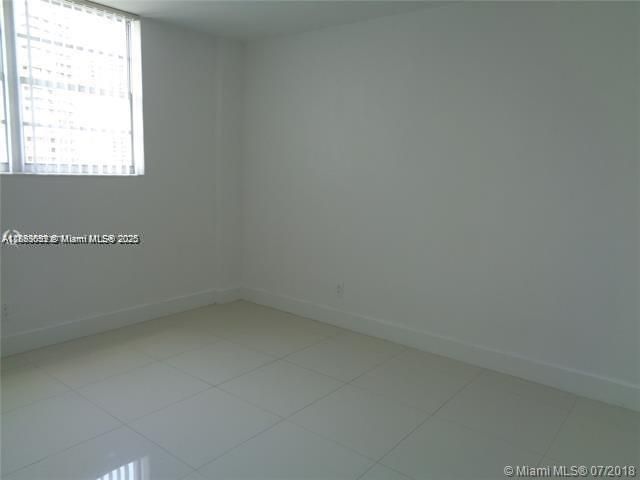 合同活跃: $2,170 (1 贝兹, 1 浴室, 1000 平方英尺)