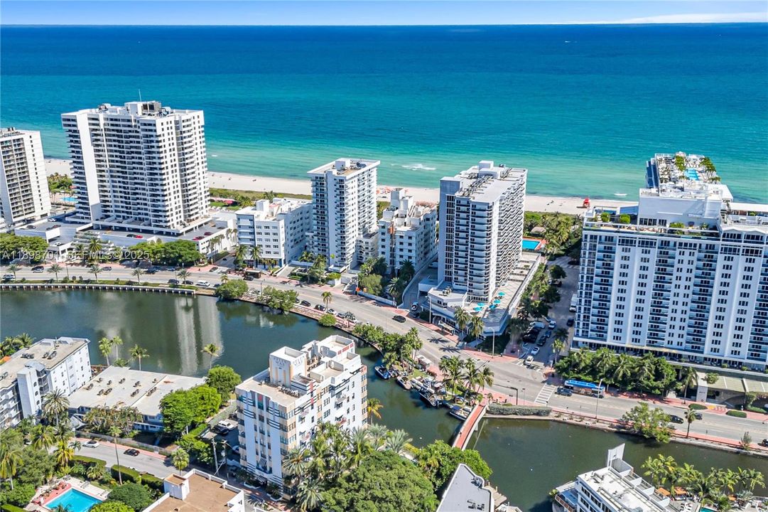 For Sale: $520,000 (1 beds, 2 baths, 1121 Square Feet)