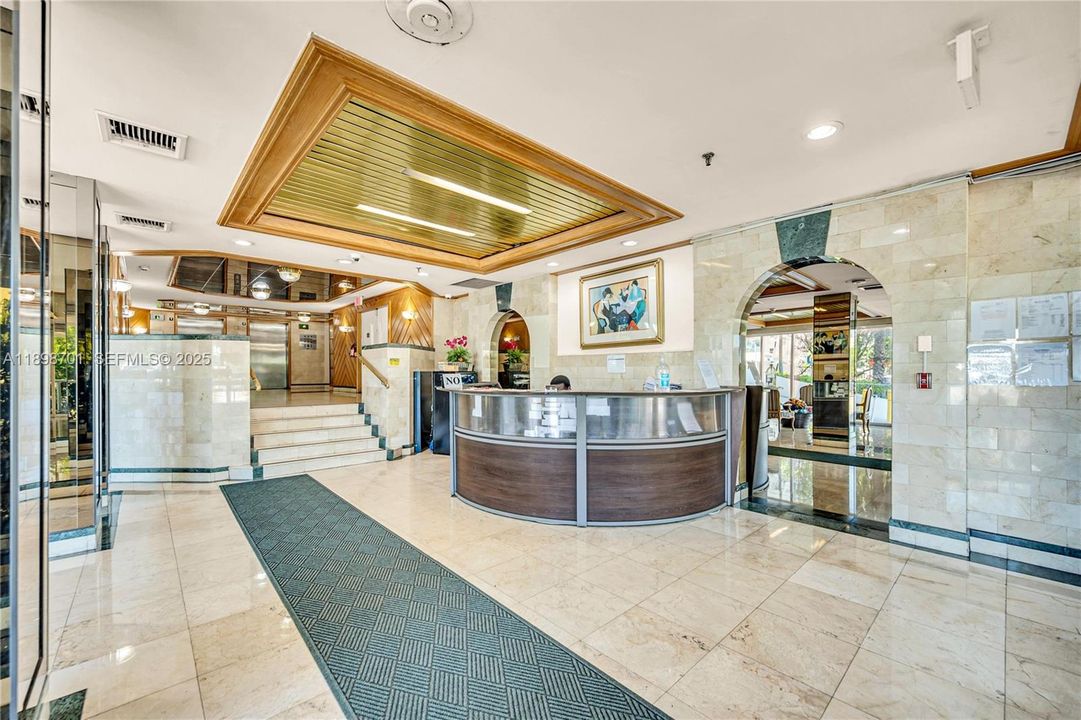 For Sale: $520,000 (1 beds, 2 baths, 1121 Square Feet)