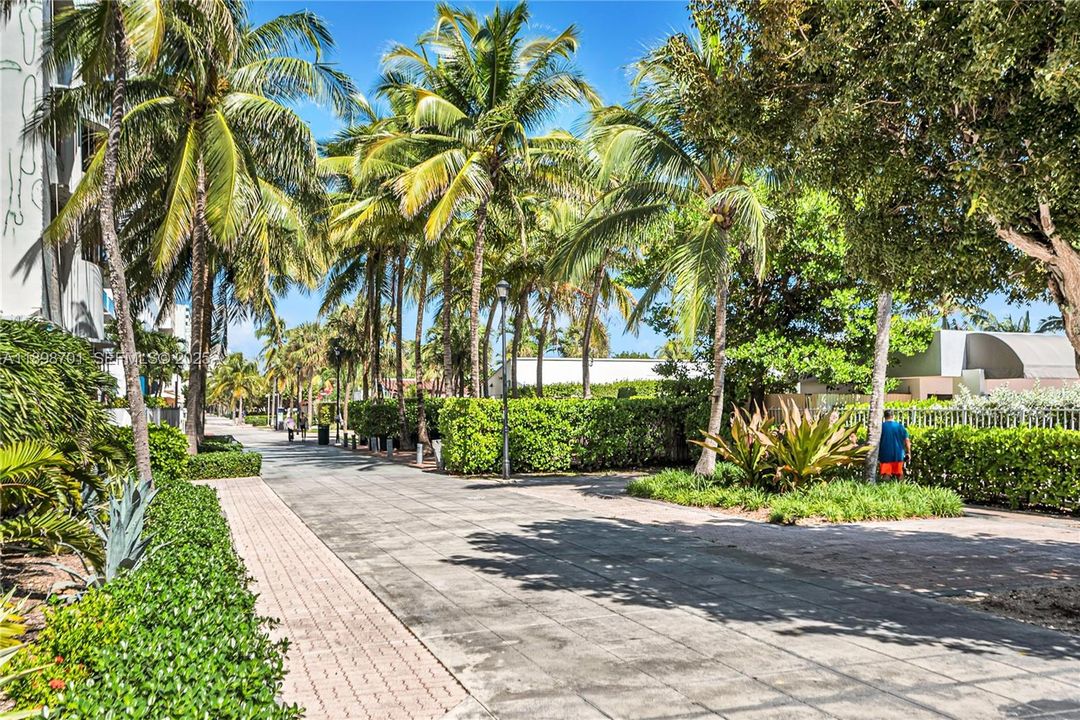 For Sale: $520,000 (1 beds, 2 baths, 1121 Square Feet)