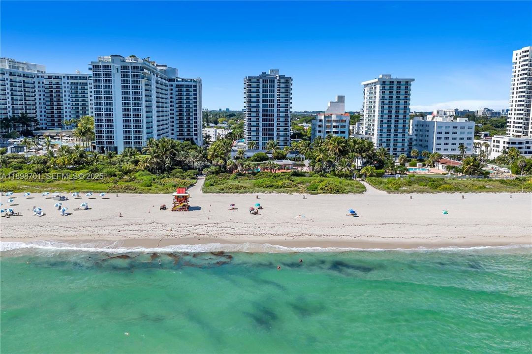 For Sale: $520,000 (1 beds, 2 baths, 1121 Square Feet)