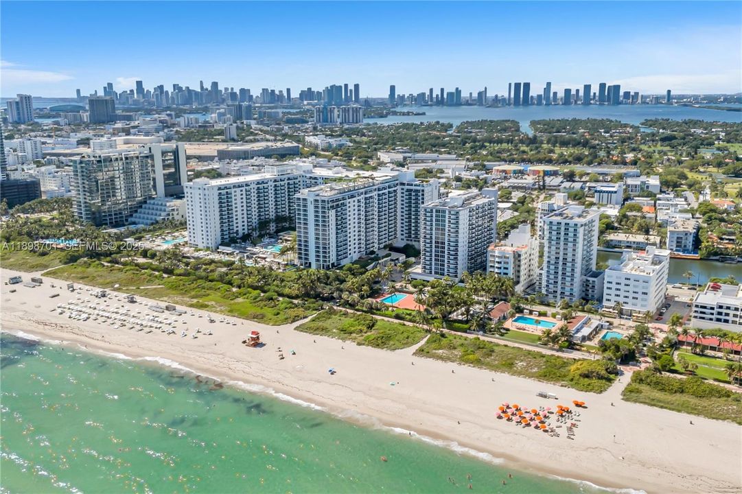 For Sale: $520,000 (1 beds, 2 baths, 1121 Square Feet)