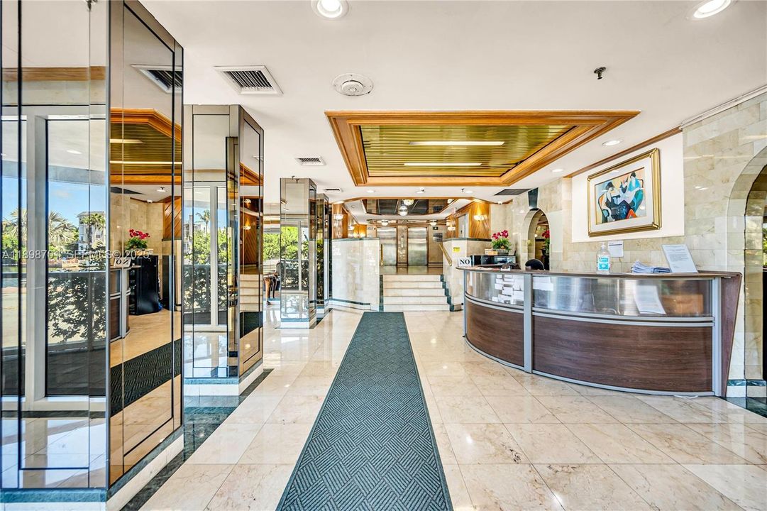 For Sale: $520,000 (1 beds, 2 baths, 1121 Square Feet)