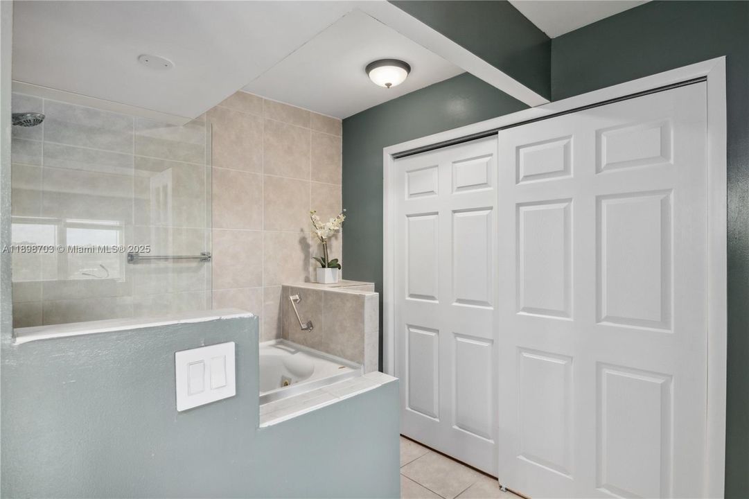 En Venta: $315,000 (2 camas, 2 baños, 1300 Pies cuadrados)