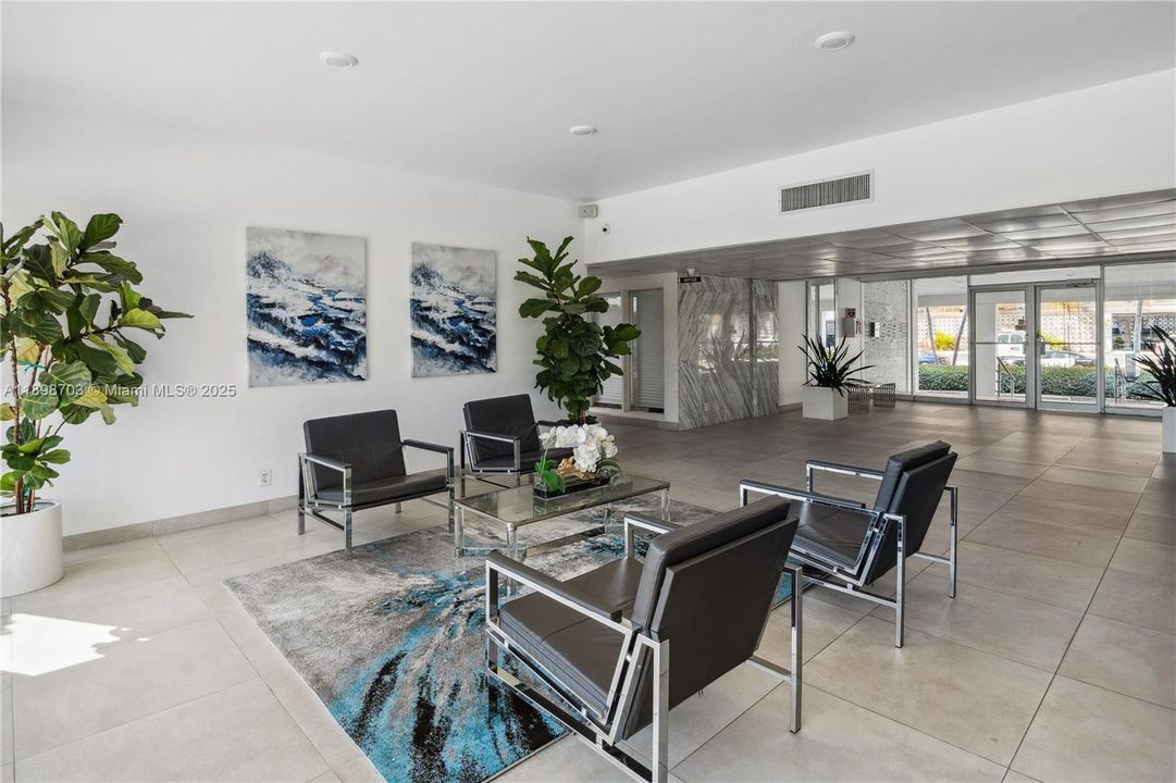 En Venta: $315,000 (2 camas, 2 baños, 1300 Pies cuadrados)