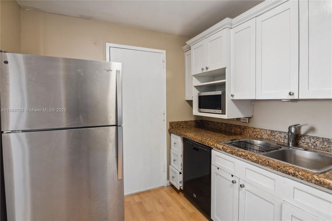 En Venta: $315,000 (2 camas, 2 baños, 1300 Pies cuadrados)