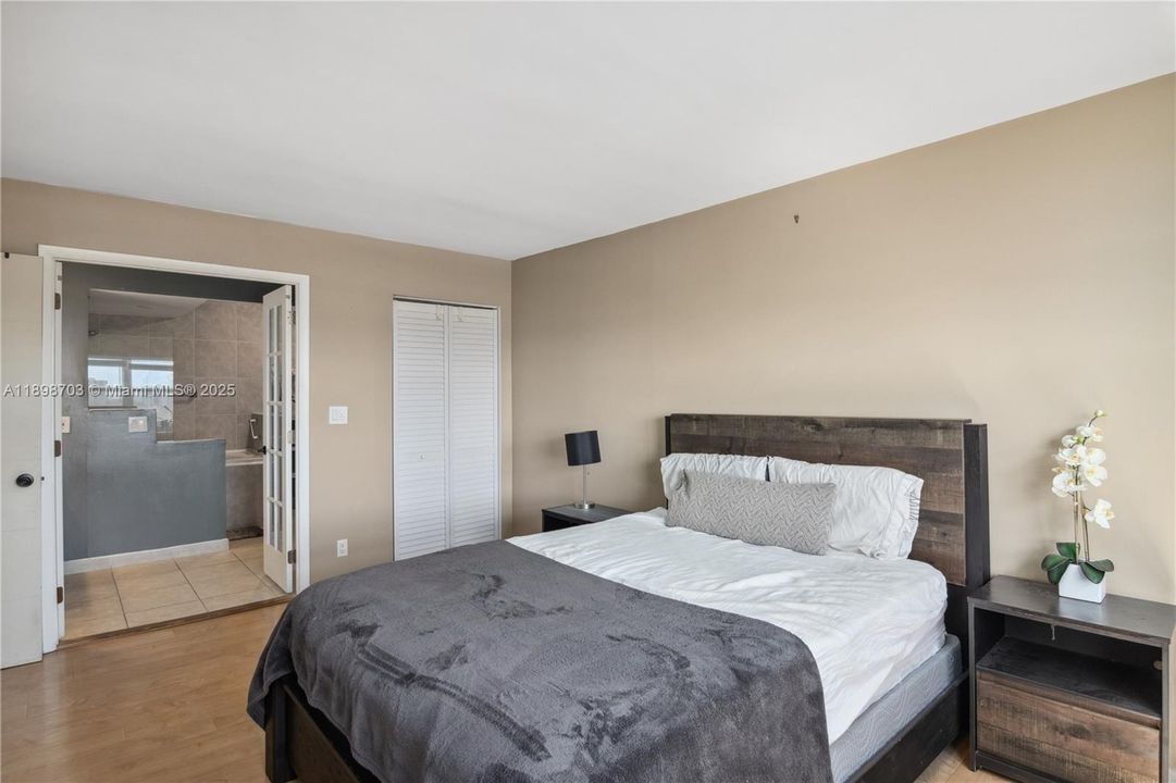 En Venta: $315,000 (2 camas, 2 baños, 1300 Pies cuadrados)