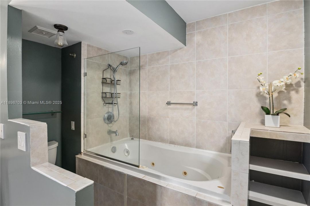 En Venta: $315,000 (2 camas, 2 baños, 1300 Pies cuadrados)