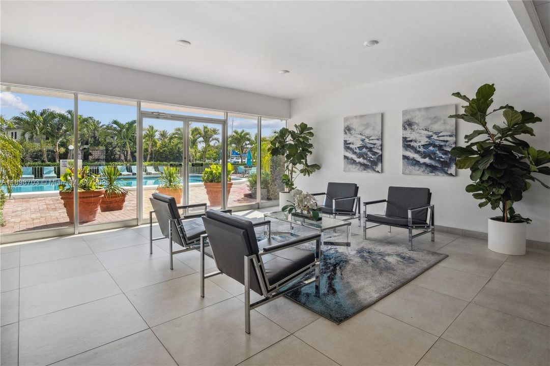 En Venta: $315,000 (2 camas, 2 baños, 1300 Pies cuadrados)