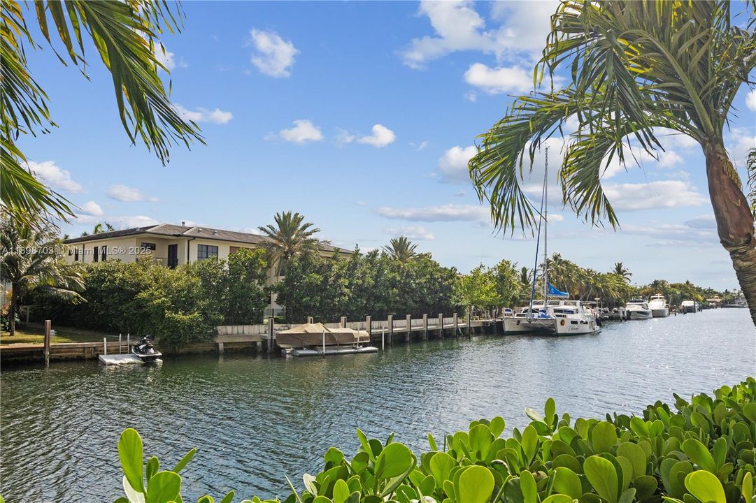 En Venta: $315,000 (2 camas, 2 baños, 1300 Pies cuadrados)