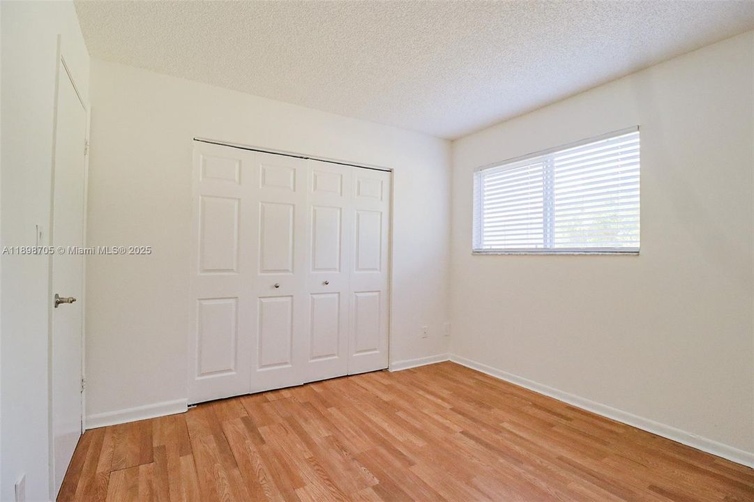 For Sale: $199,999 (2 beds, 2 baths, 1020 Square Feet)