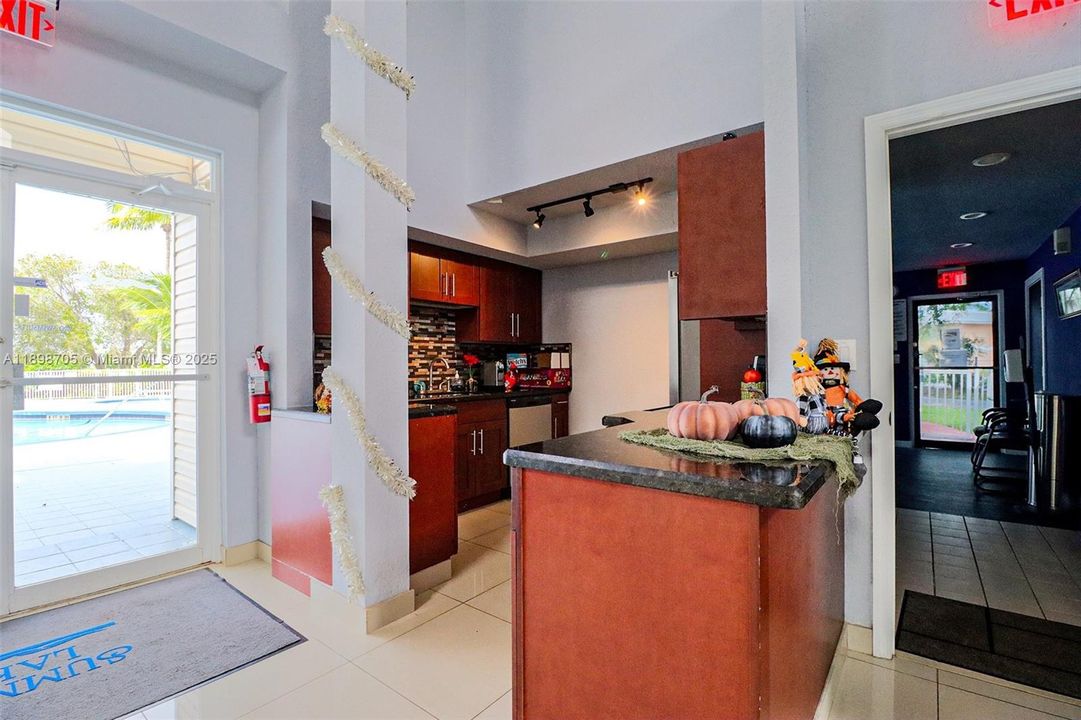 For Sale: $199,999 (2 beds, 2 baths, 1020 Square Feet)