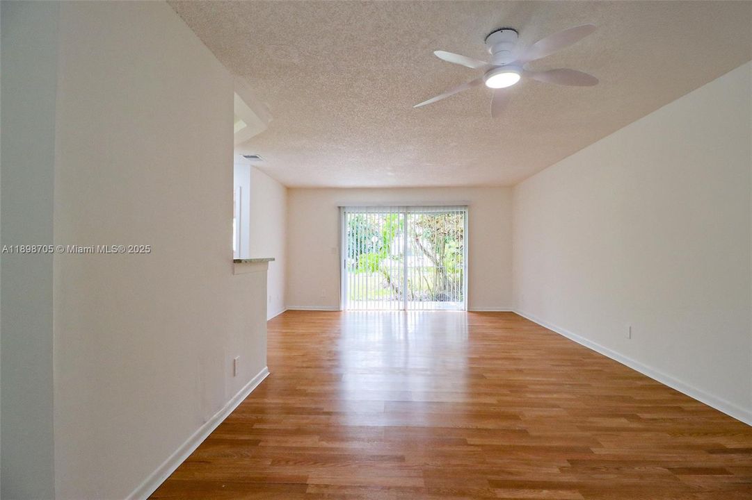 For Sale: $199,999 (2 beds, 2 baths, 1020 Square Feet)