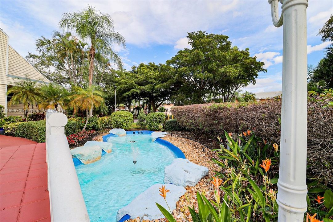 For Sale: $199,999 (2 beds, 2 baths, 1020 Square Feet)