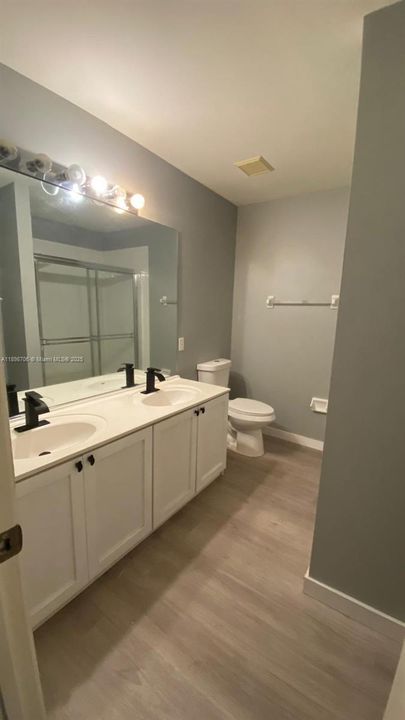 合同活跃: $2,500 (2 贝兹, 2 浴室, 1030 平方英尺)