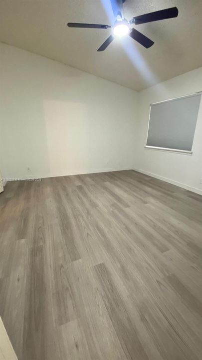 合同活跃: $2,500 (2 贝兹, 2 浴室, 1030 平方英尺)