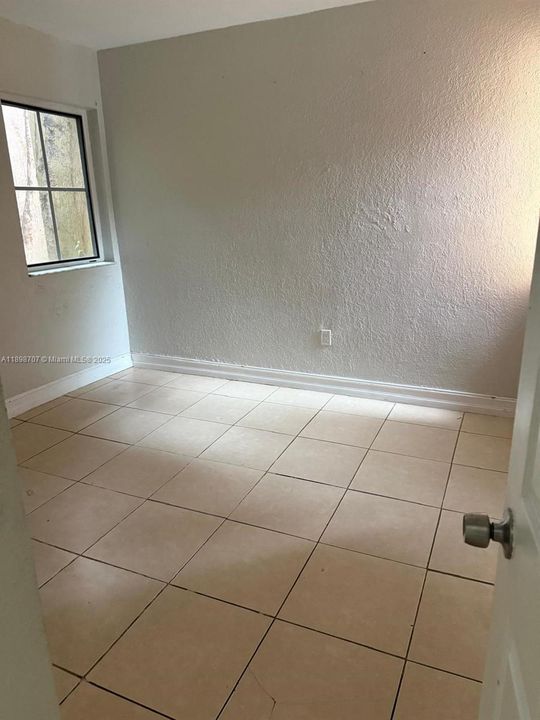 Recently Rented: $2,300 (3 beds, 2 baths, 0 Square Feet)