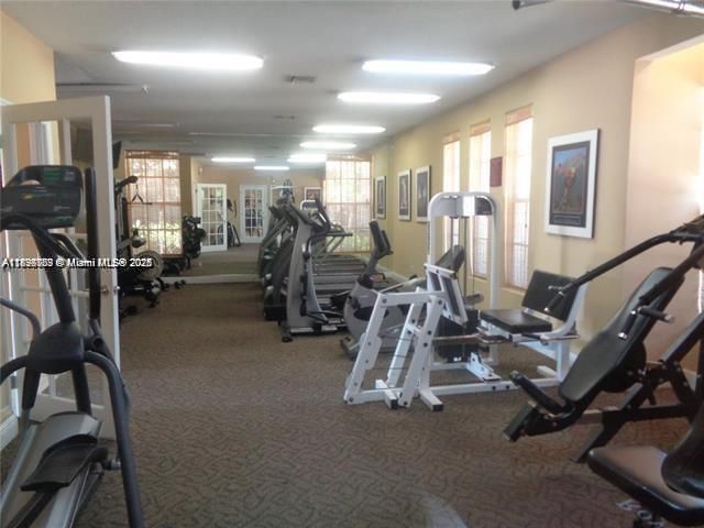 合同活跃: $1,650 (2 贝兹, 1 浴室, 903 平方英尺)